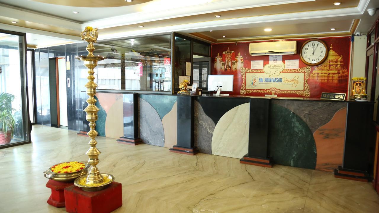 Hôtel Sri Srinivasar Residency à Vellore Extérieur photo