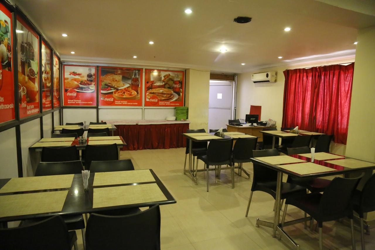 Hôtel Sri Srinivasar Residency à Vellore Extérieur photo